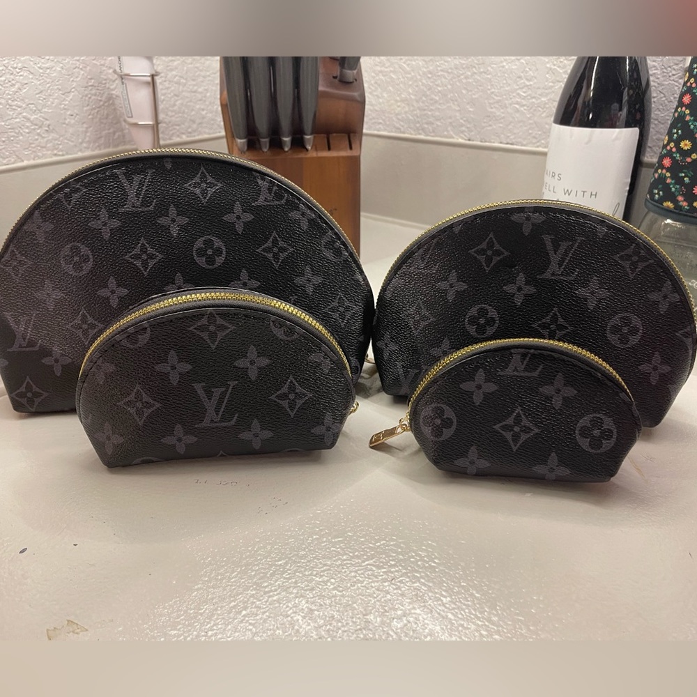 Cosmetic bag